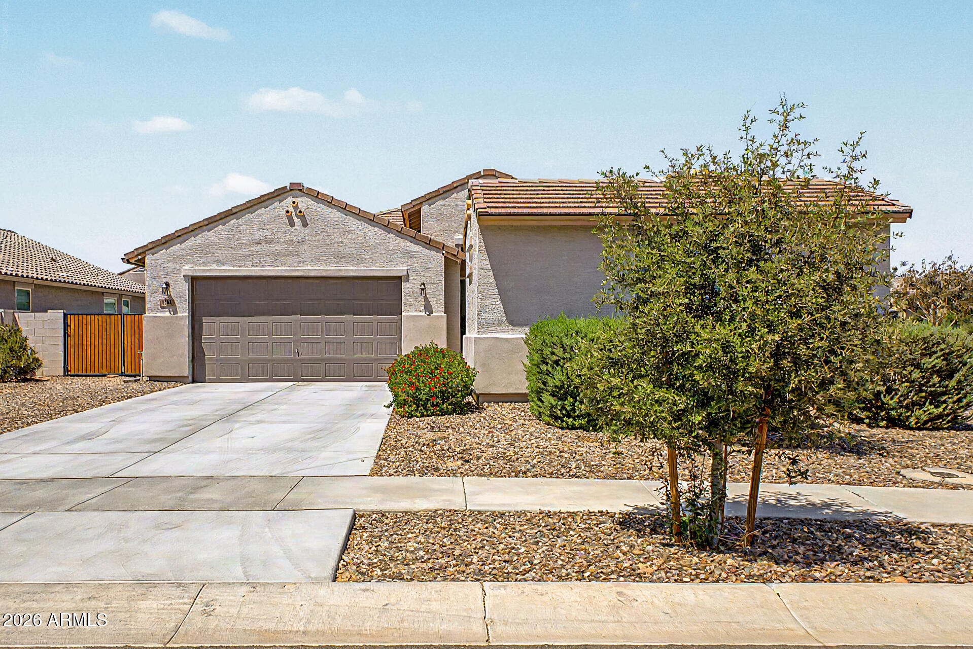 1194 E MEADOWRIDGE Drive