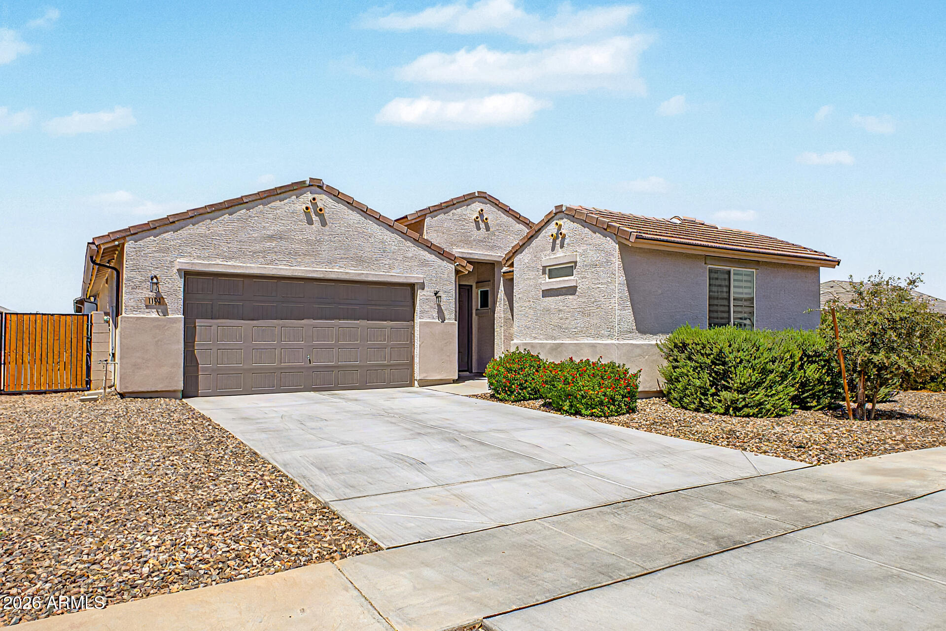 1194 E MEADOWRIDGE Drive