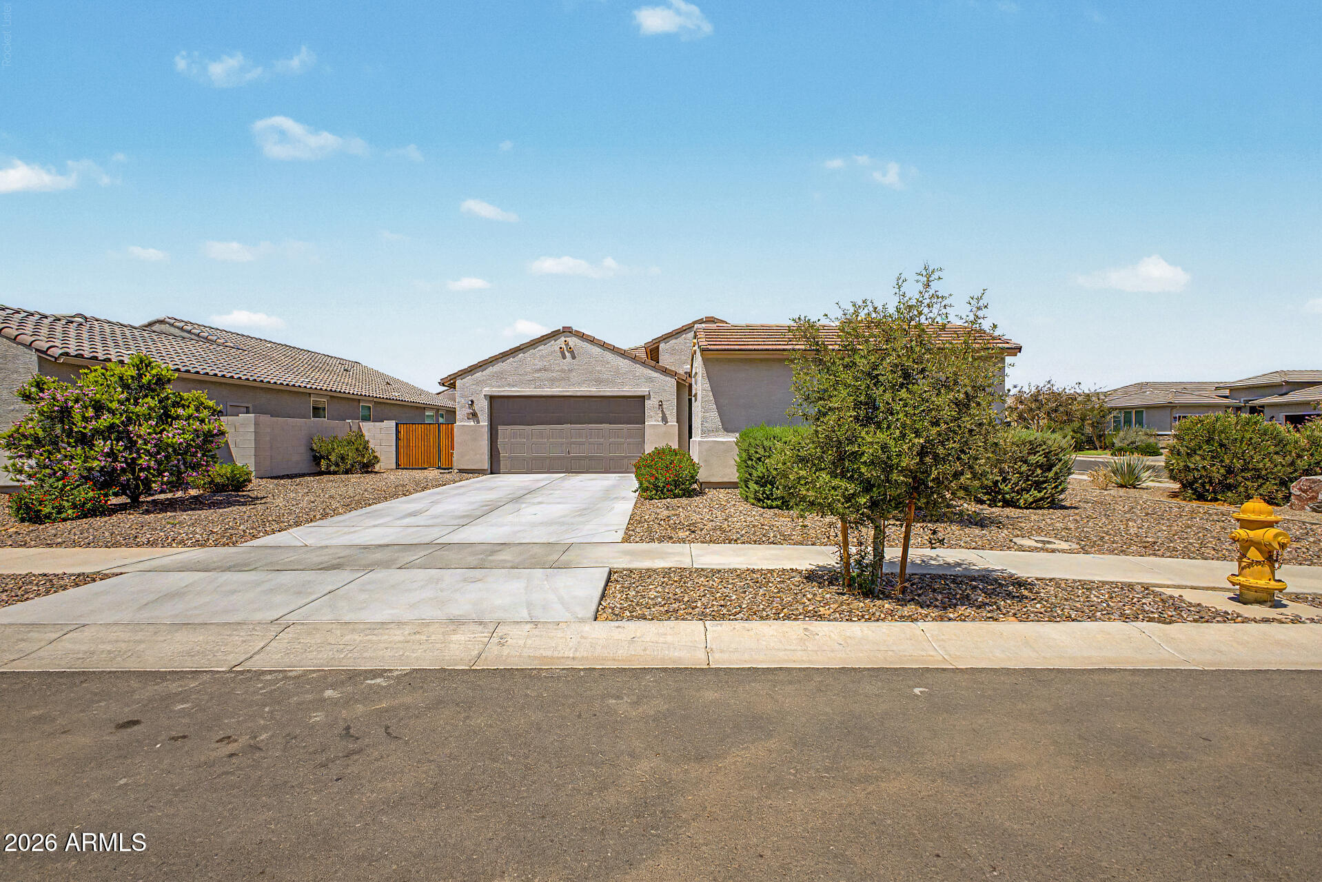 1194 E MEADOWRIDGE Drive