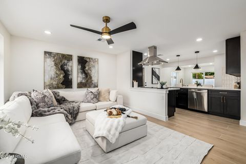 5207 E WINDSOR Avenue Phoenix AZ 85008