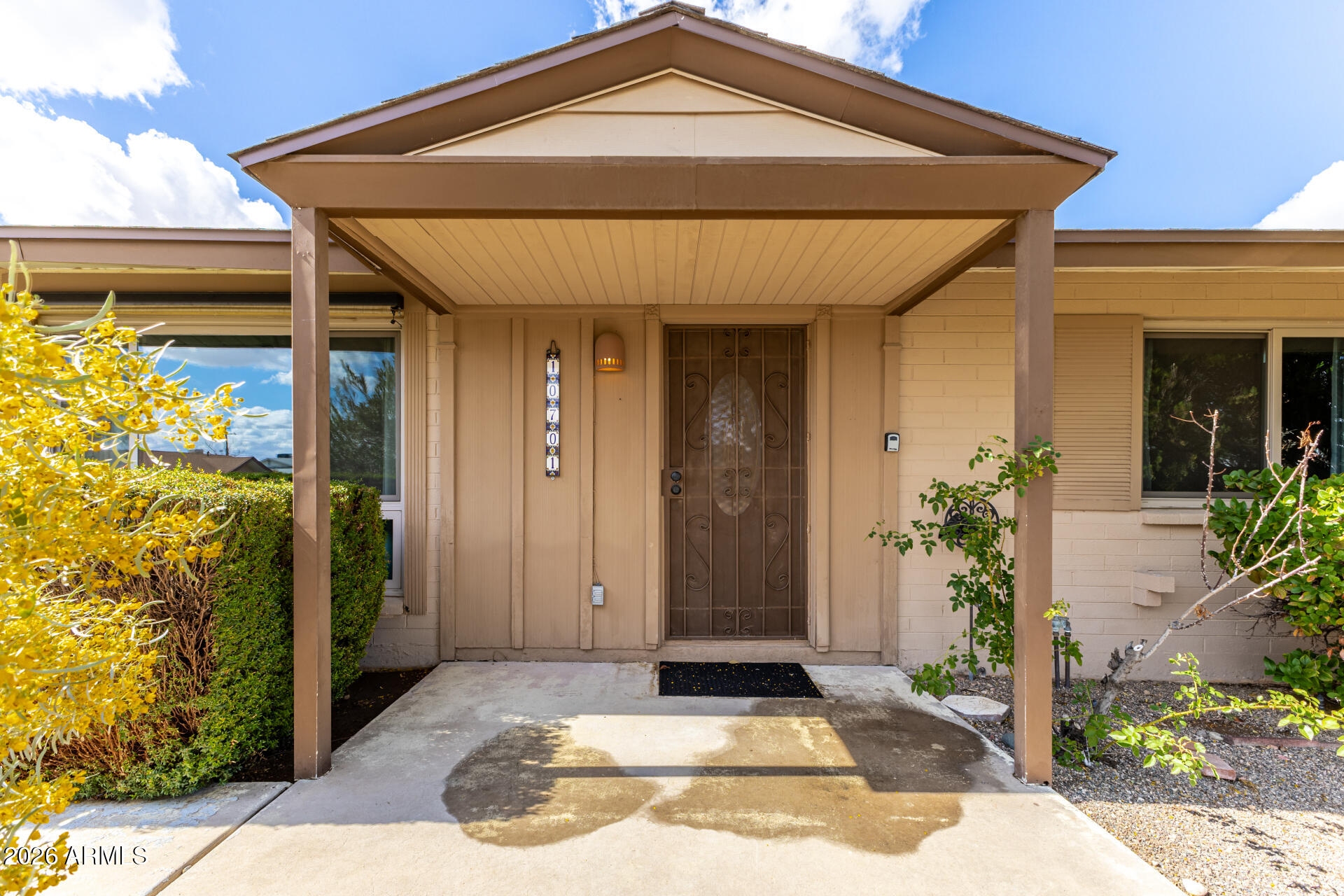 10701 W CANTERBURY Drive