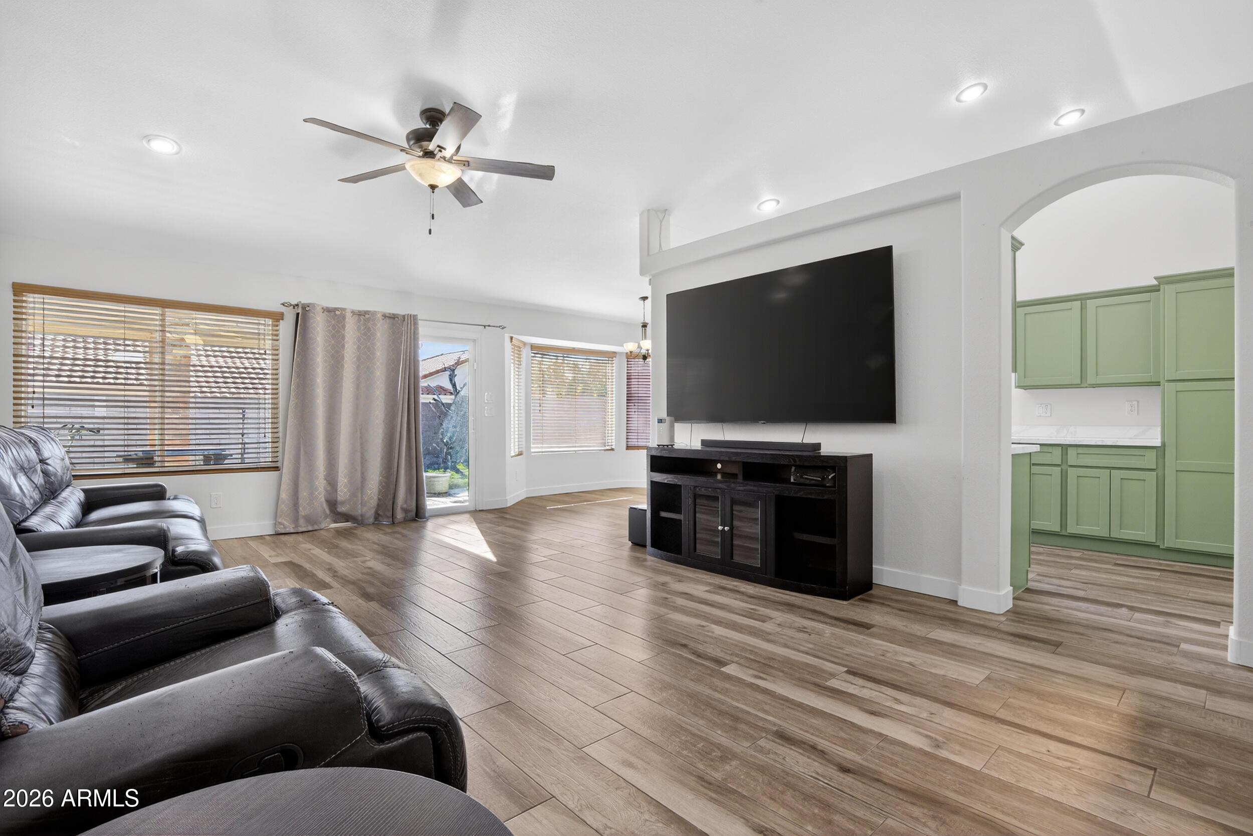 4439 E THISTLE LANDING Drive