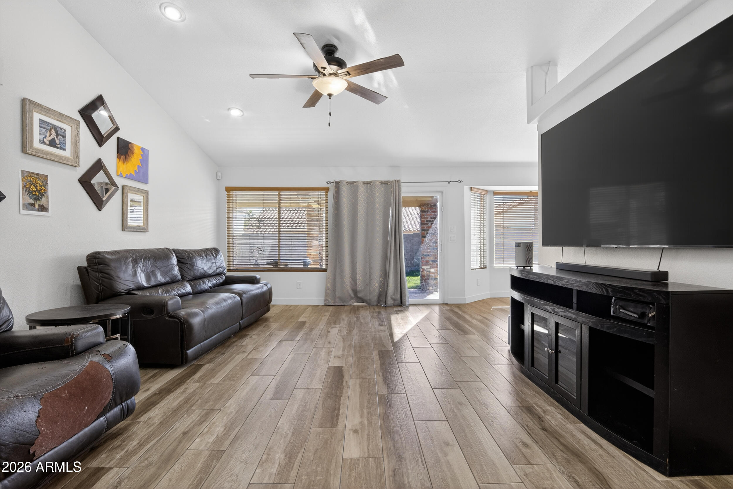 4439 E THISTLE LANDING Drive