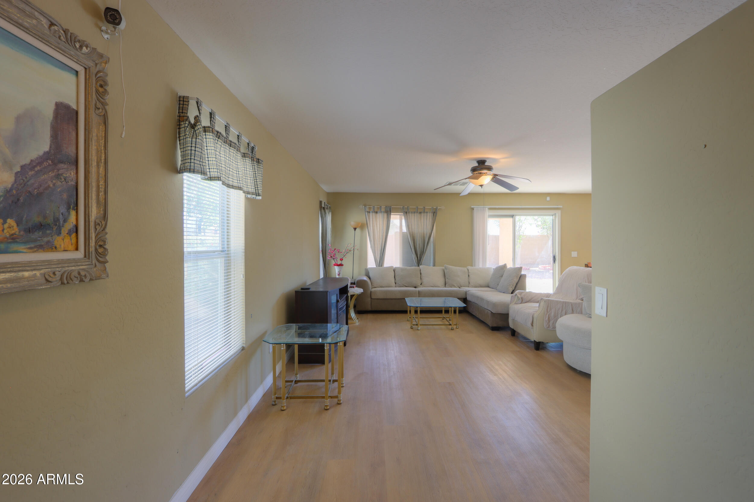 1453 W ROOSEVELT Avenue