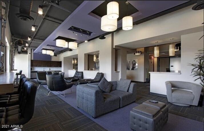535 W THOMAS Road 302