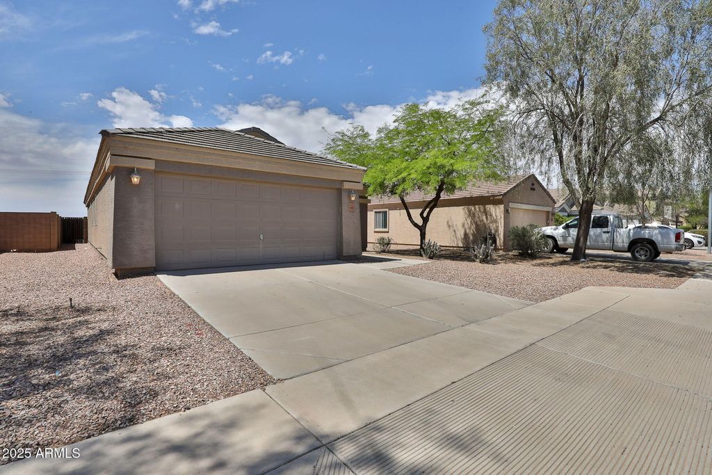 Photo of 19002 N Toledo Avenue, Maricopa, AZ 85138 (MLS # 7052802)