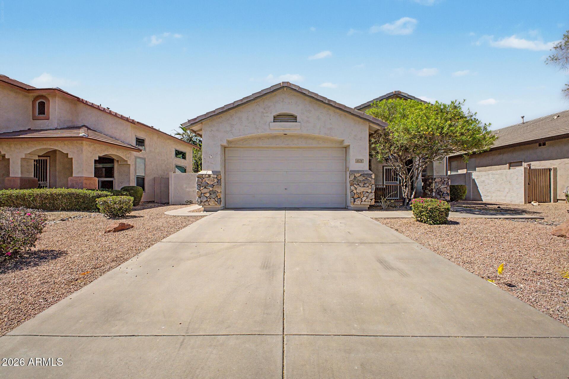 6526 W ORAIBI Drive