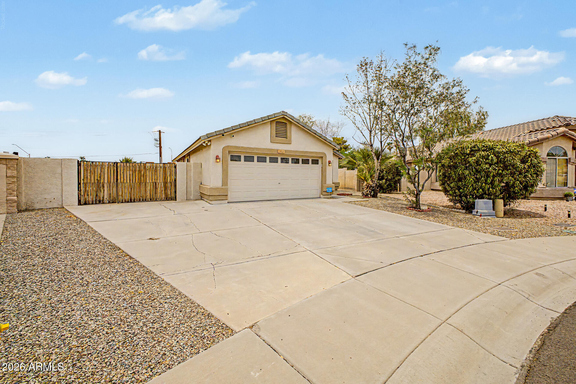 5853 W SELDON Lane