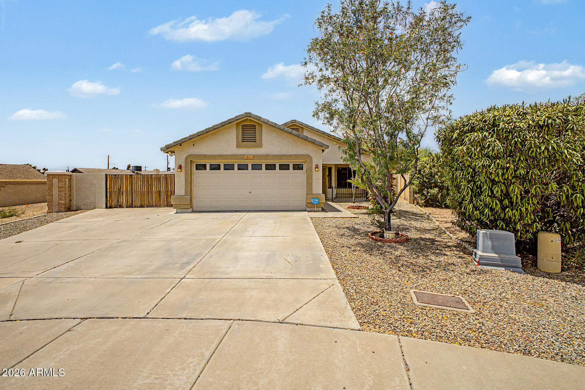 5853 W SELDON Lane