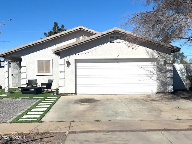 6128 W PALMAIRE Avenue