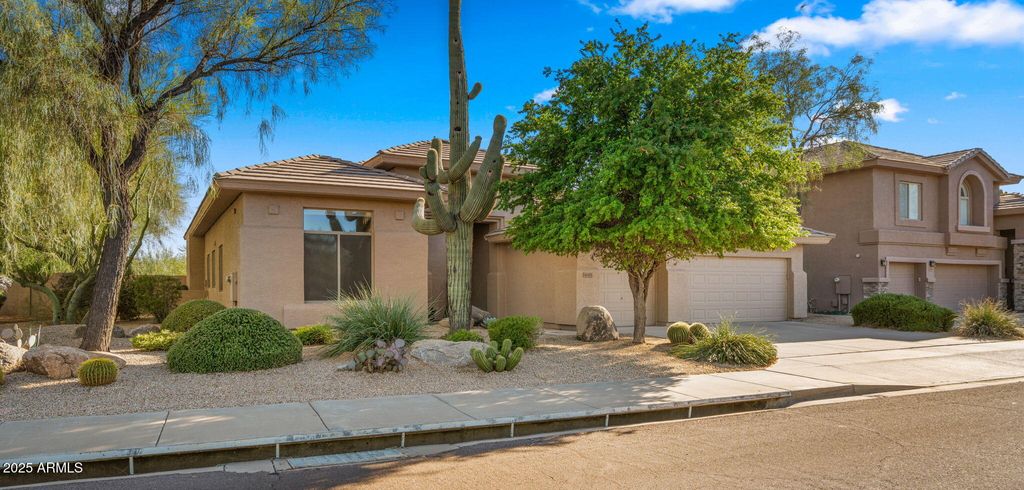 Photo of 6005 E Smokehouse Trail, Scottsdale, AZ 85266 (MLS # 6928033)