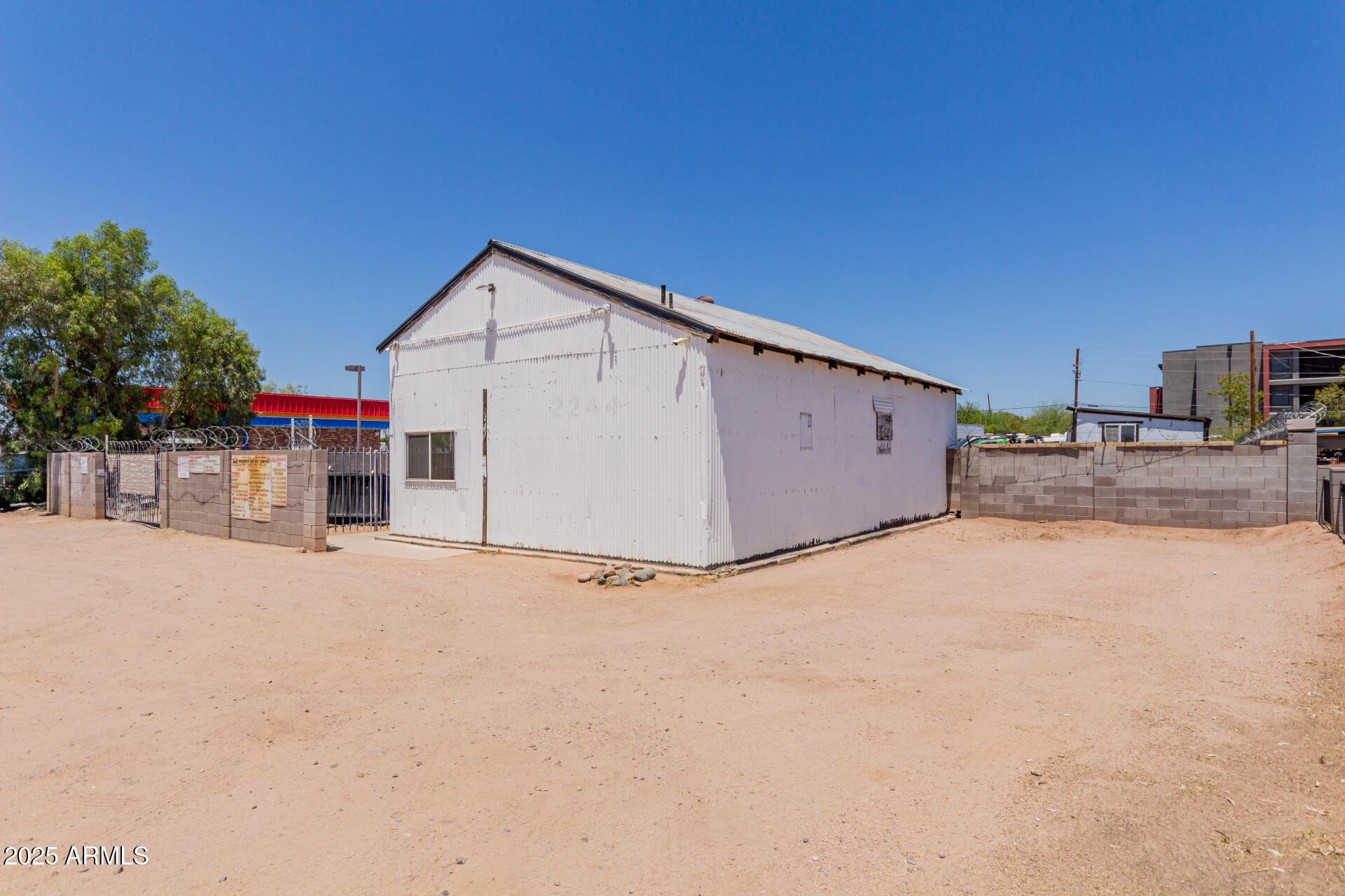 2244 W APACHE Trail