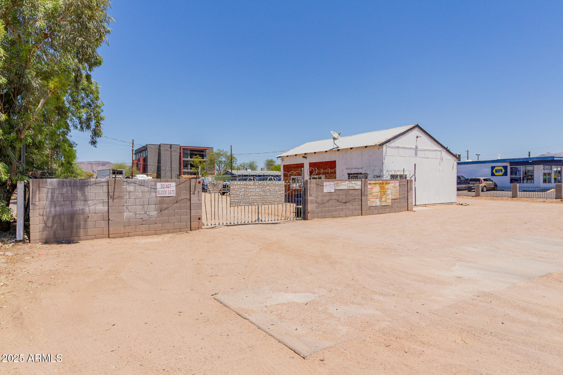 2244 W APACHE Trail