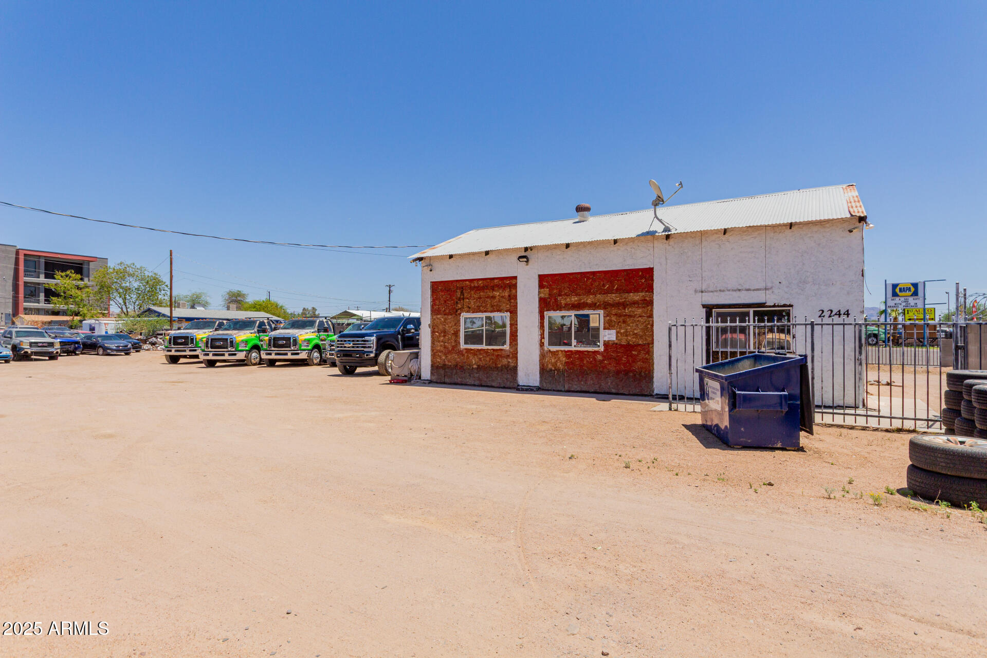 2244 W APACHE Trail