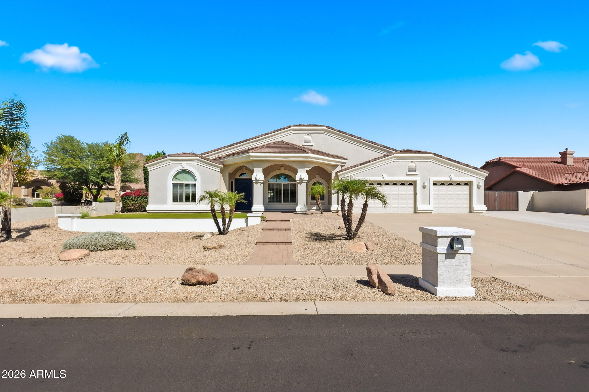 8240 W VILLA LINDO Drive