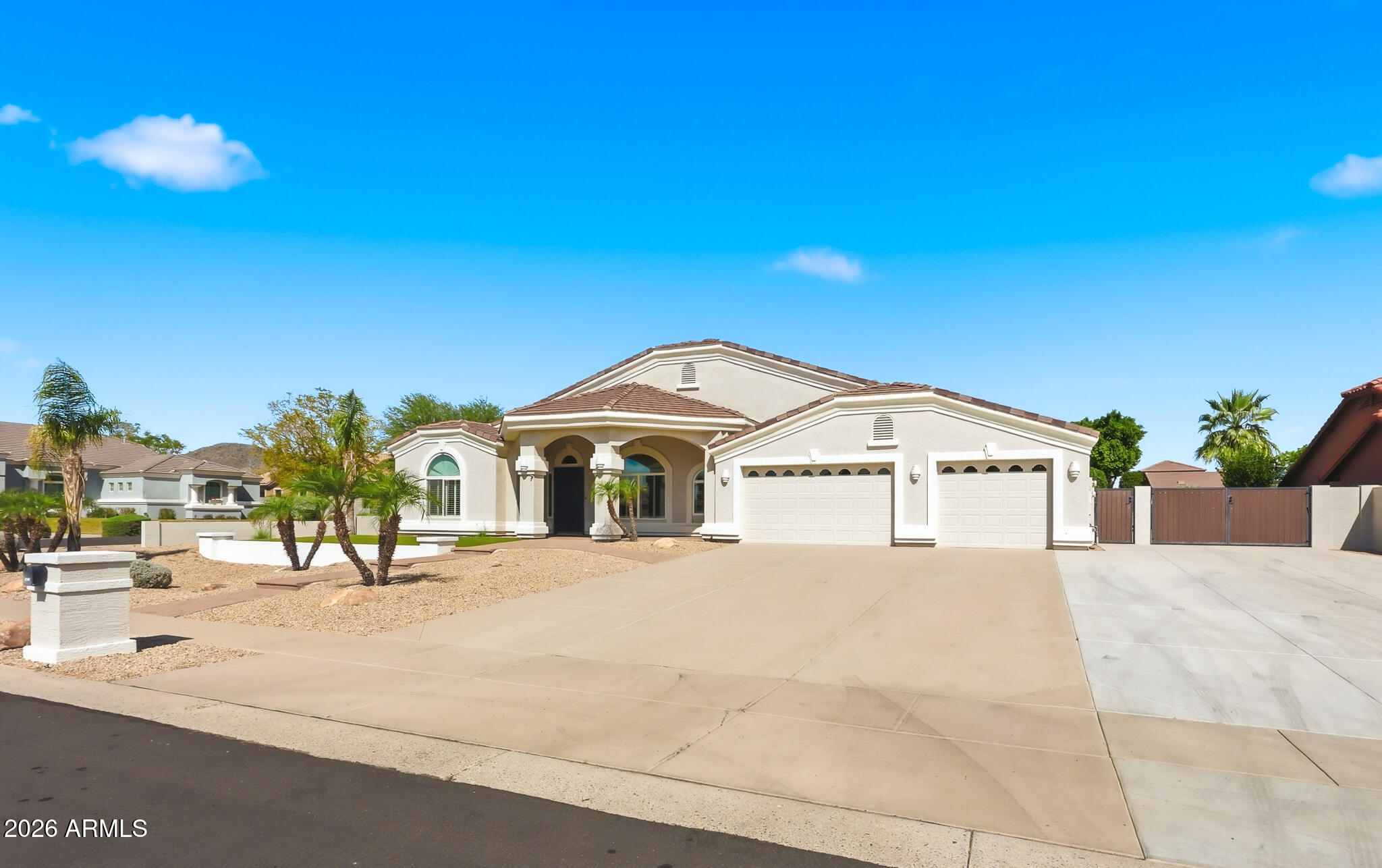 8240 W VILLA LINDO Drive