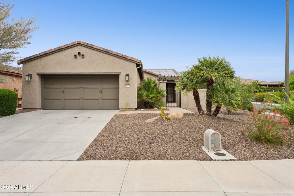 Photo of 12958 W Fossil Drive, Peoria, AZ 85383 (MLS # 6932451)