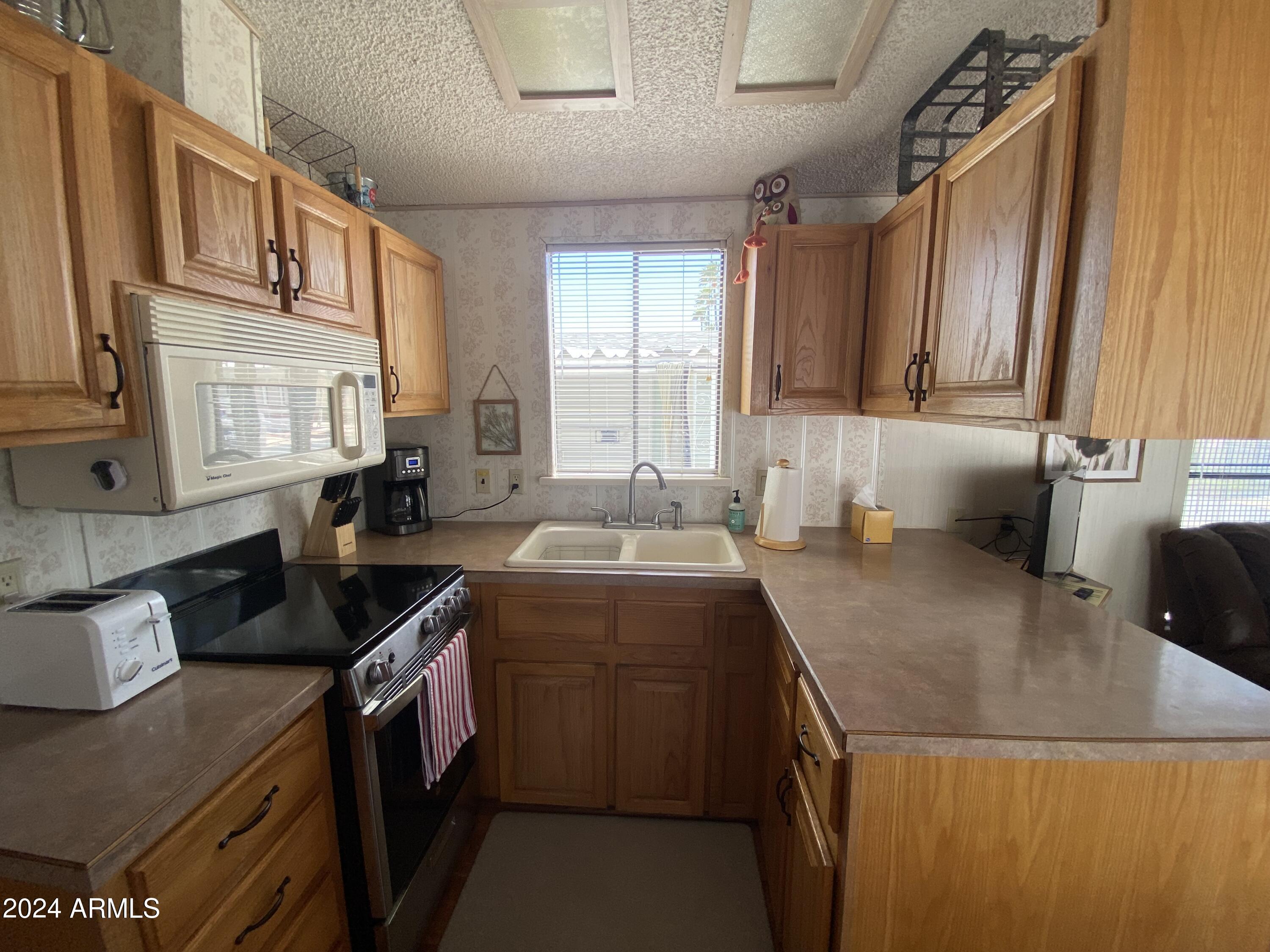 1098 S SHOSHONE Drive 98