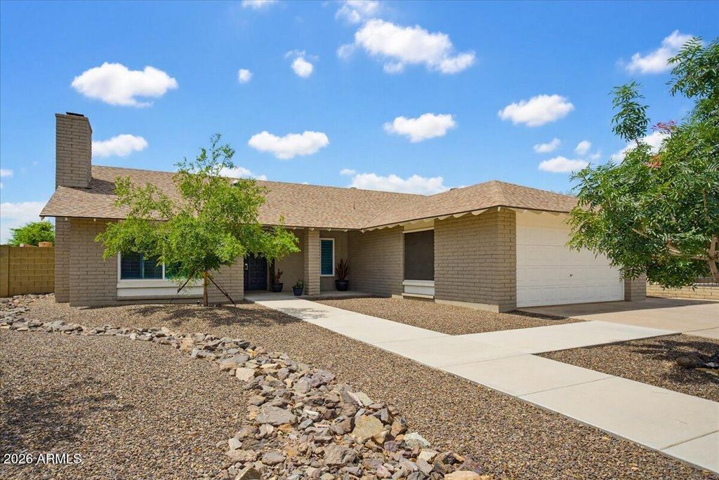 Photo of 4611 W Echo Lane, Glendale, AZ 85302 (MLS # 7031407)