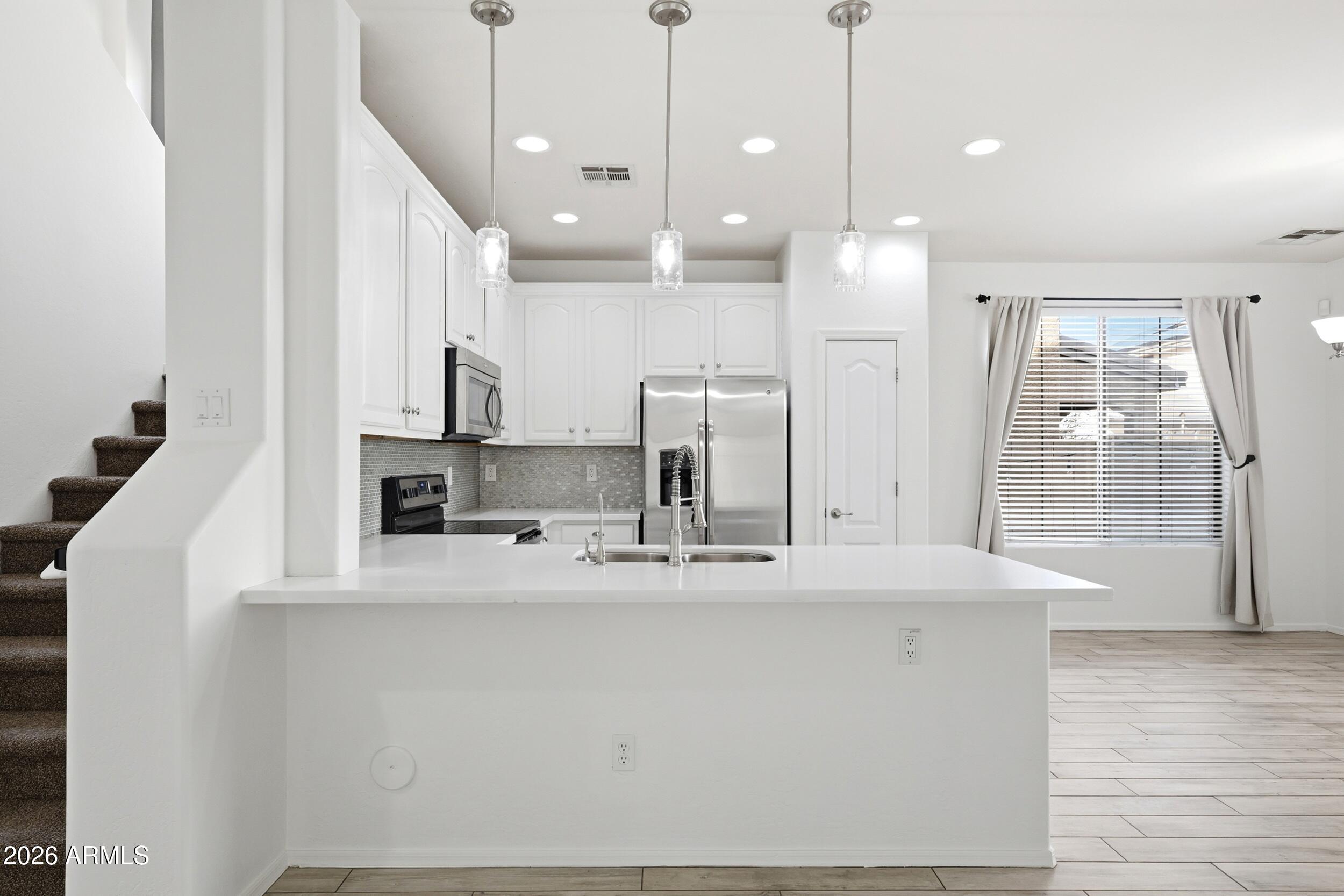 21090 E MUNOZ Street