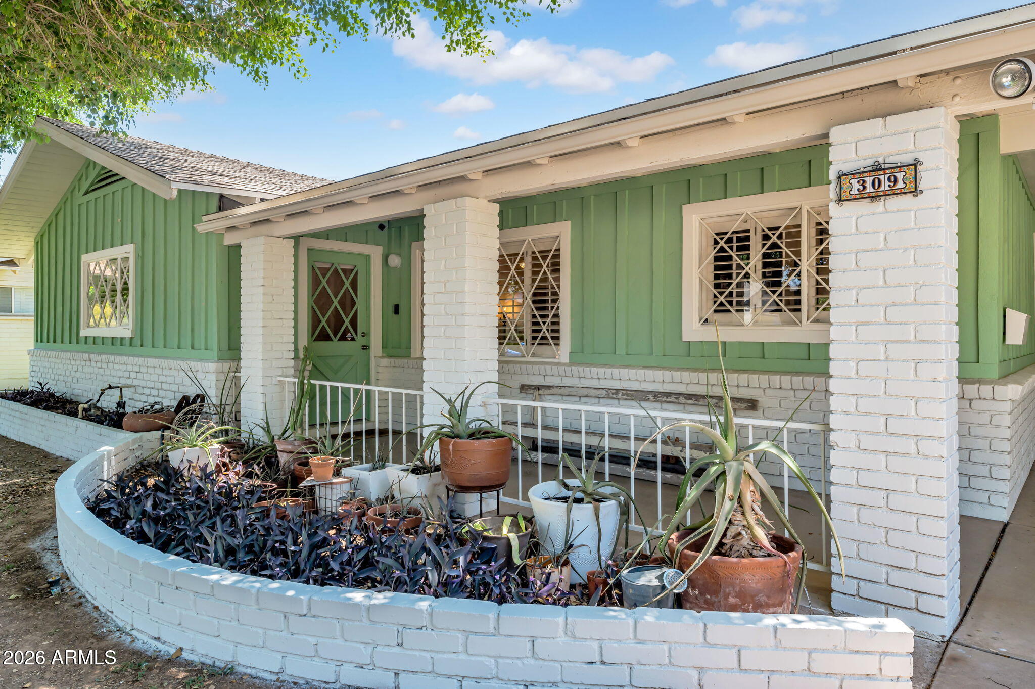 309 E KEIM Drive