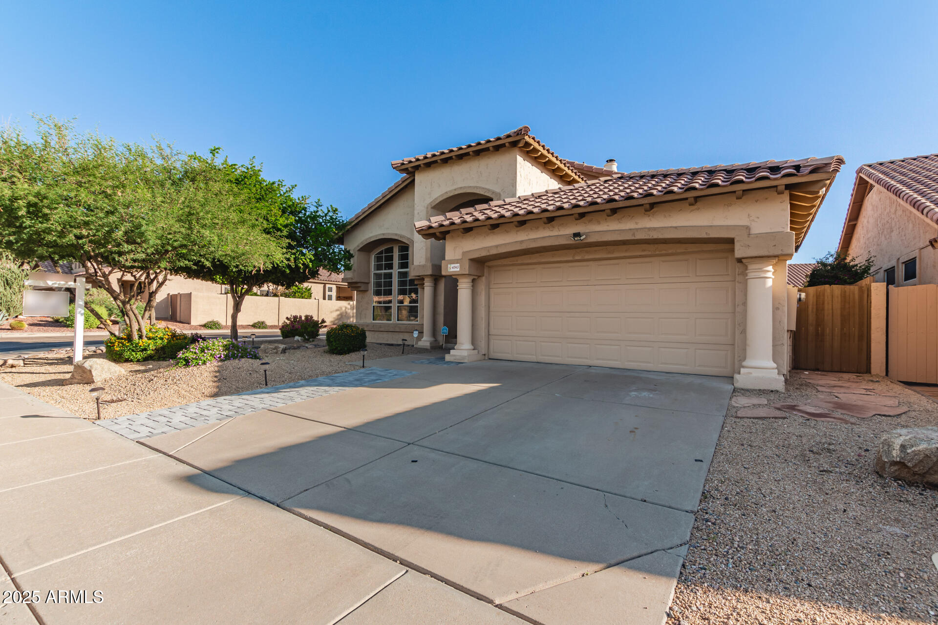 4243 E DESERT MARIGOLD Drive