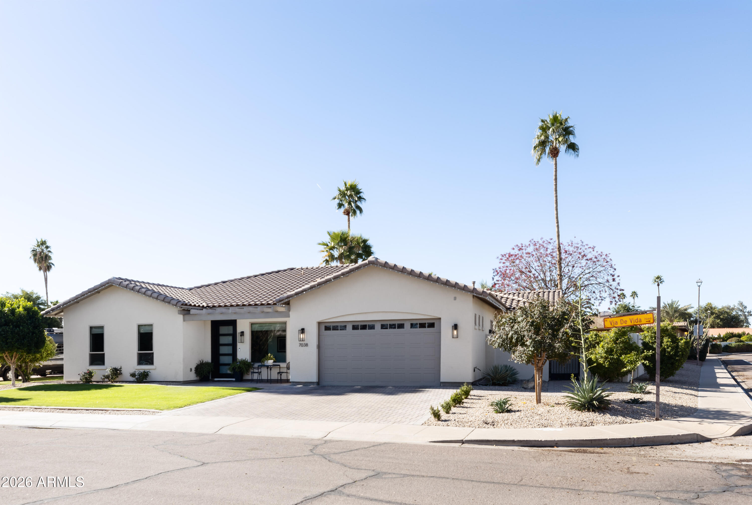 7038 N VIA DE VIDA --