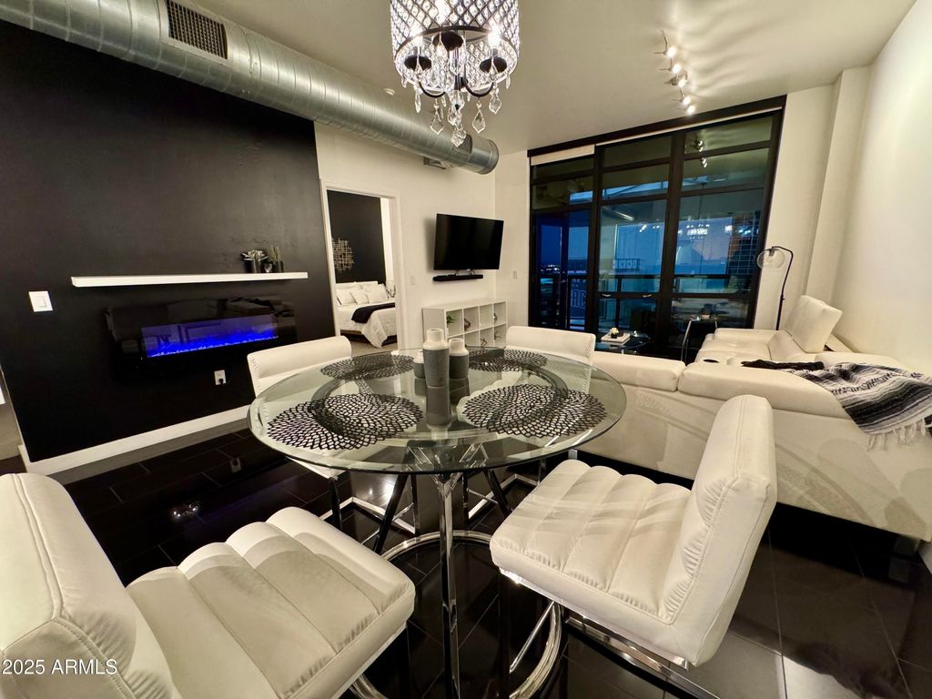 Photo of 310 S 4th Street #907, Phoenix, AZ 85004 (MLS # 6933095)