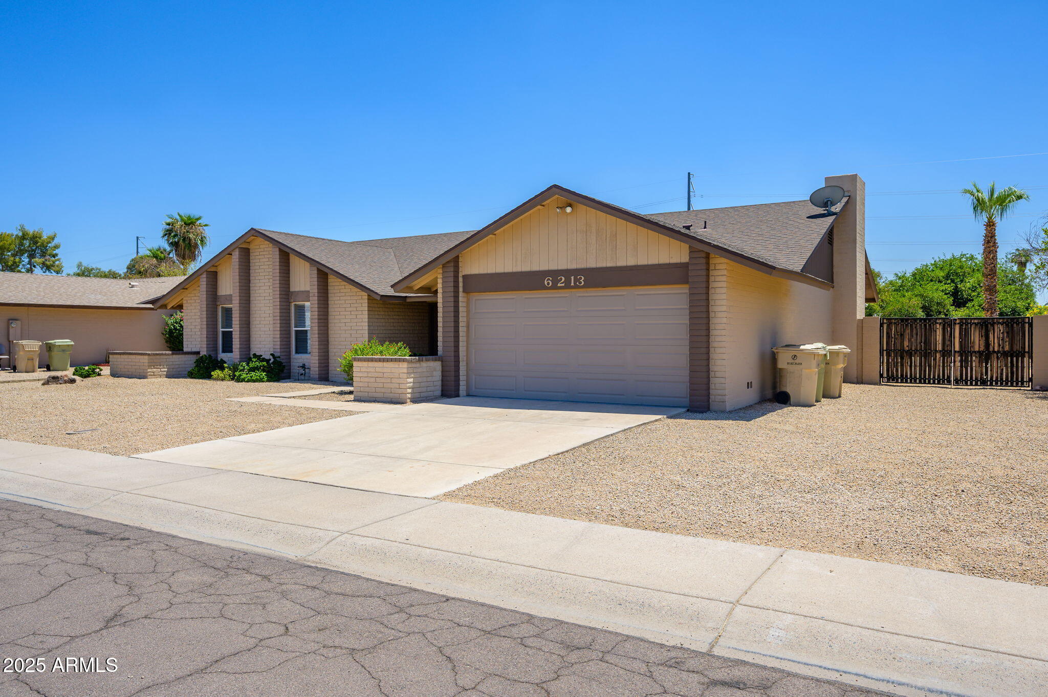 6213 W CHARTER OAK Road