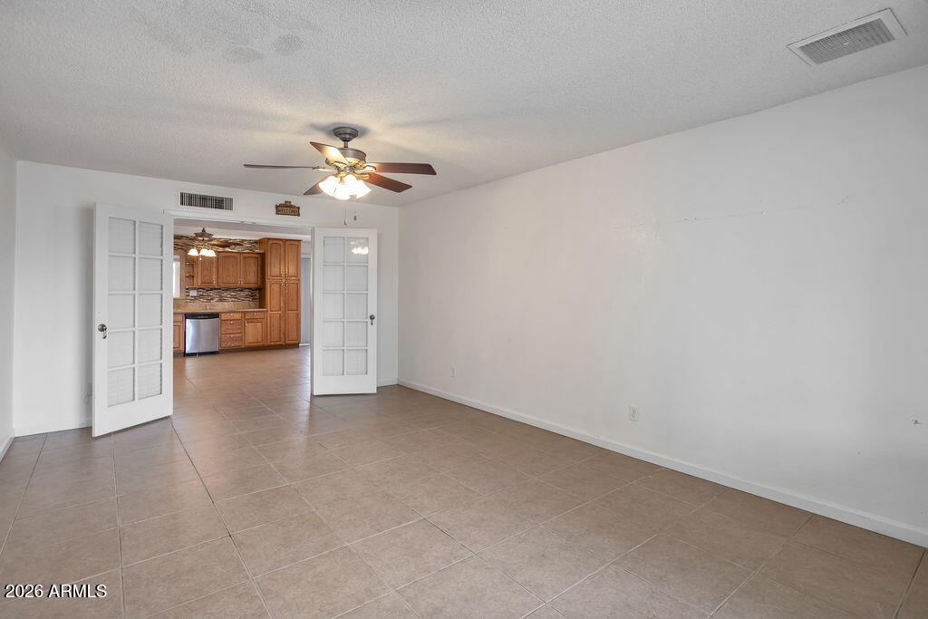 3014 W ANGELA Drive