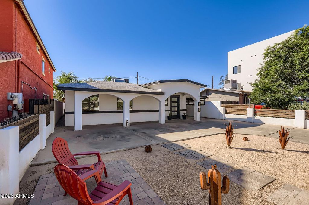 Photo of 1107 W Roosevelt Street, Phoenix, AZ 85007 (MLS # 6977615)