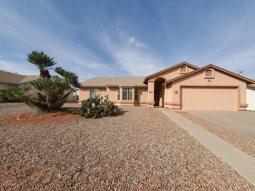 Lovely 3 bedroom 2 bathroom spilt floor plan home located in a desirable school district. Large kitchen with plenty of cabinet and countertop space. Large living room. Large master bedroom with a walk in closet. Master bathroom has dual sinks, garden tub as well as a separate shower stall. Other two bedrooms are great in size. Good size backyard with a spa and a storage shed. This home will not last long, please call me for a private showing.!!!