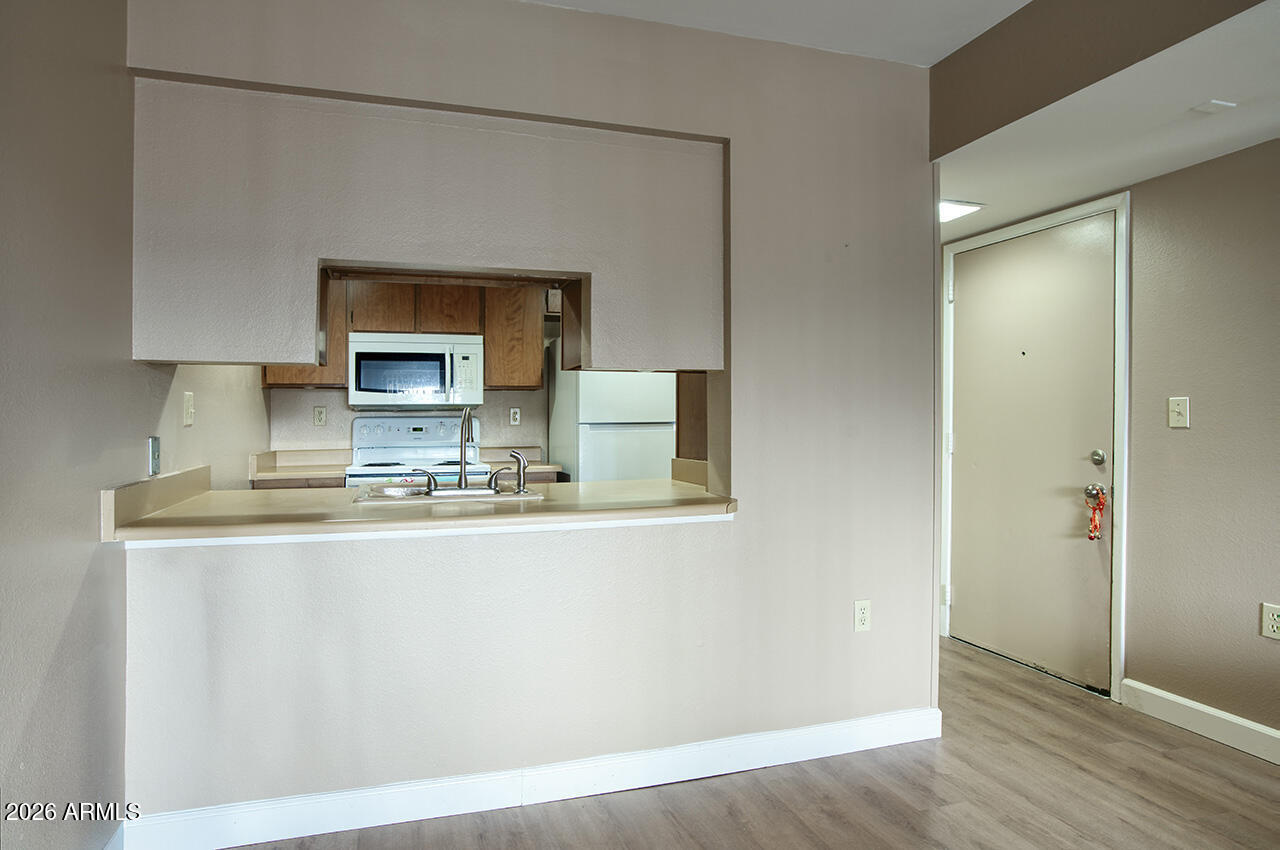 3033 E DEVONSHIRE Avenue 3032