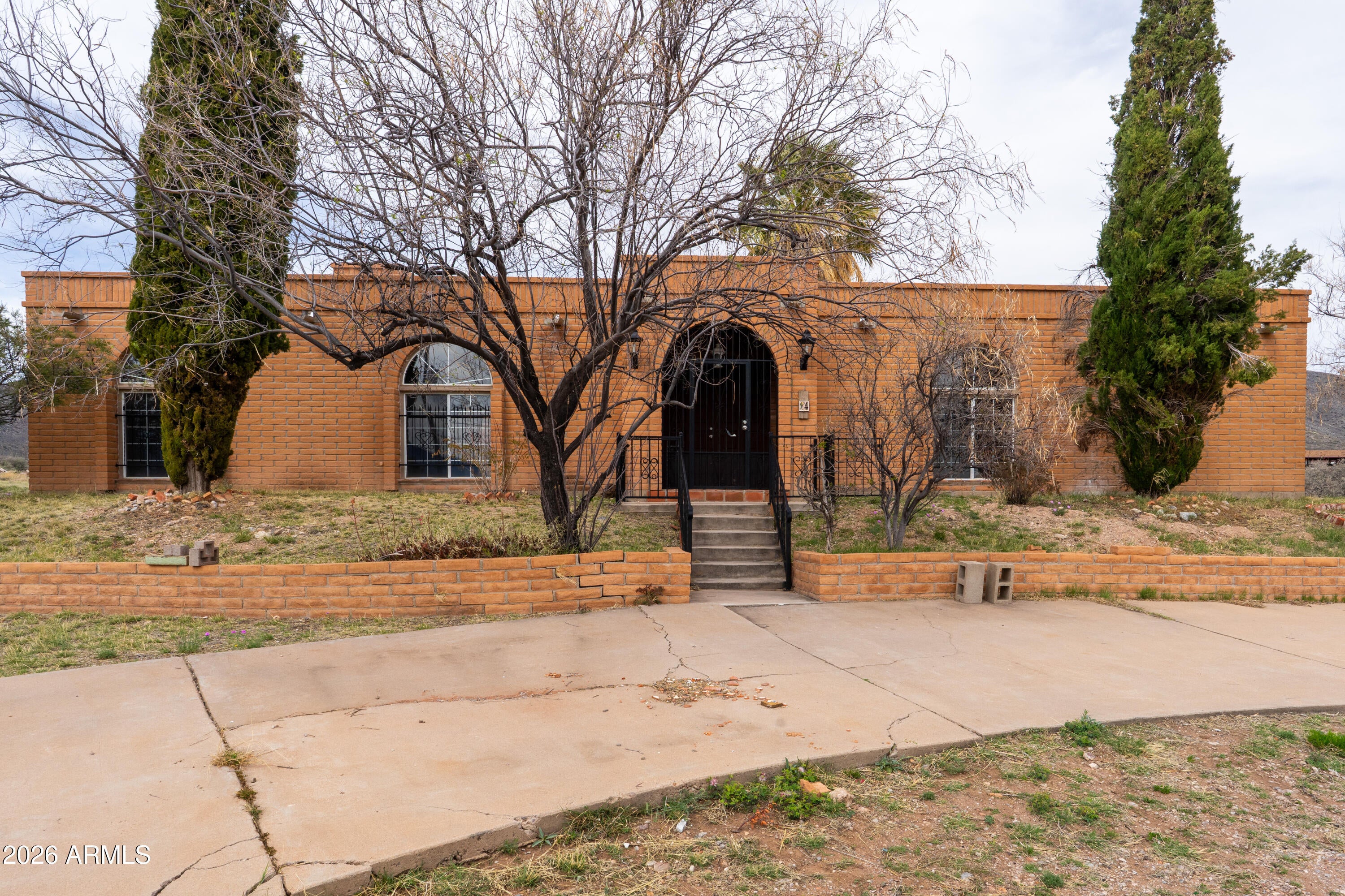 4 COCHISE Lane
