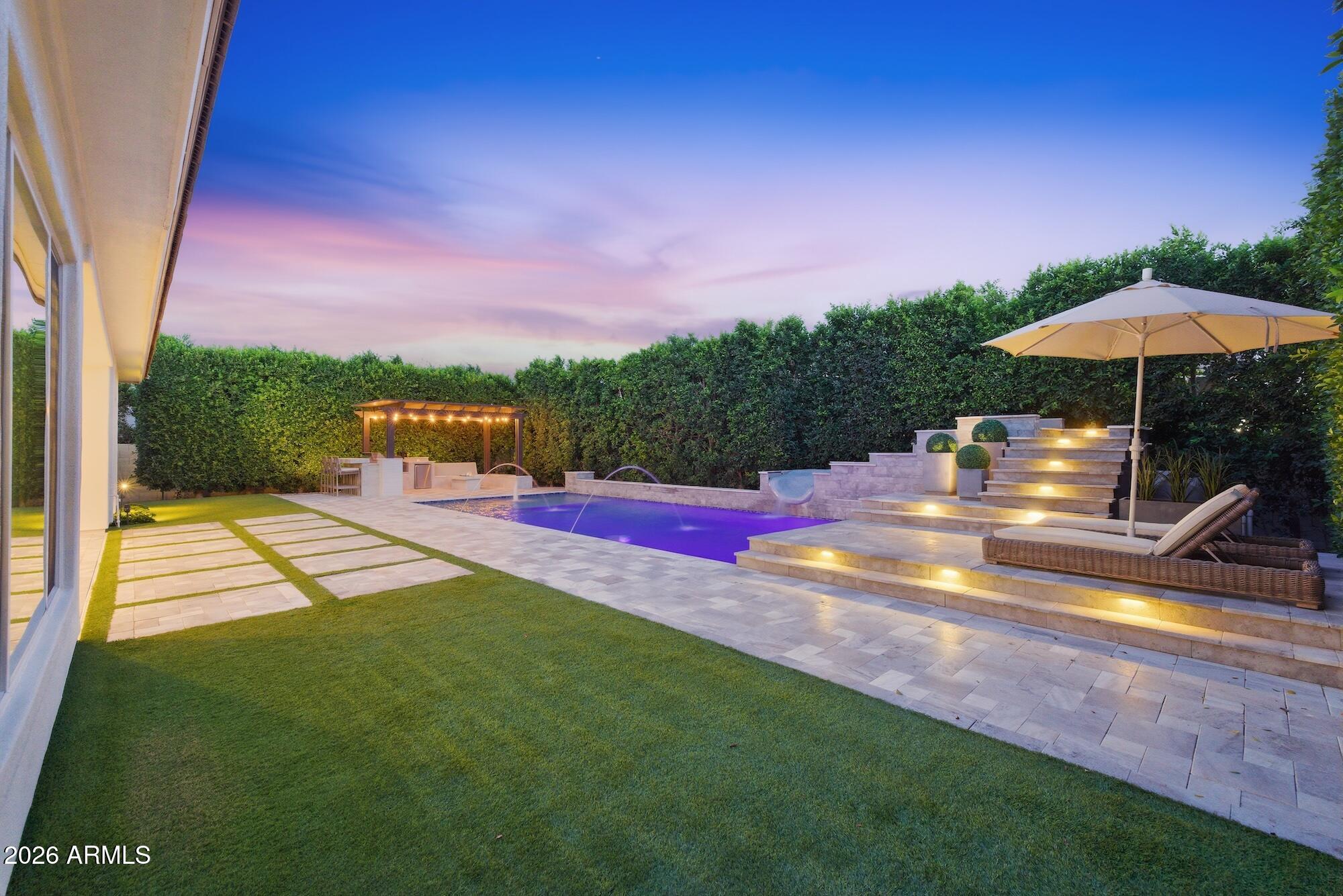 2633 E GERONIMO Street