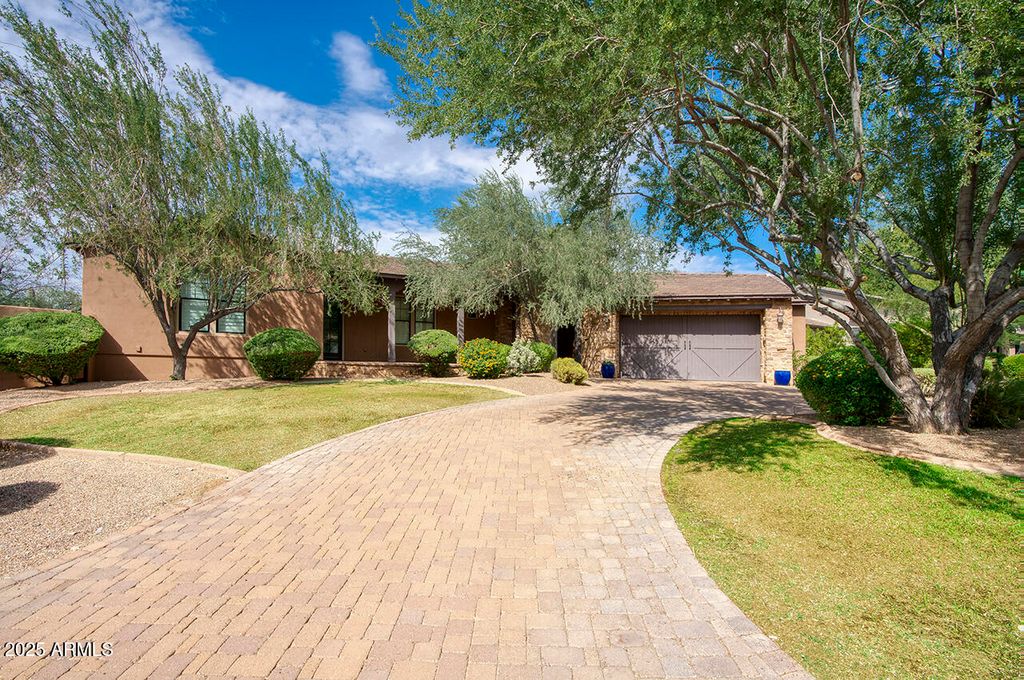 Photo of 9482 E Ironwood Bend, Scottsdale, AZ 85255 (MLS # 6931560)