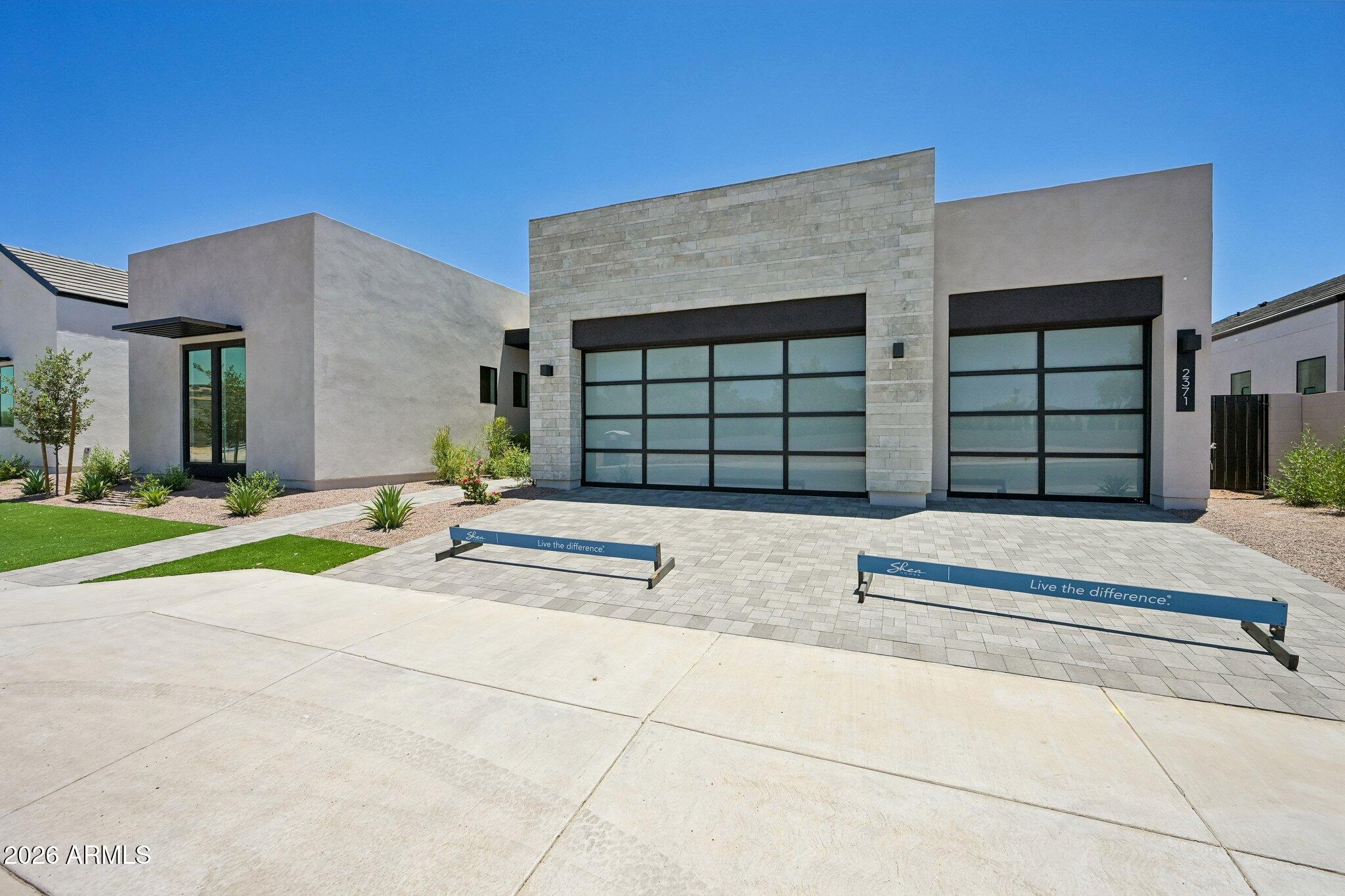 2371 E AQUARIUS Place