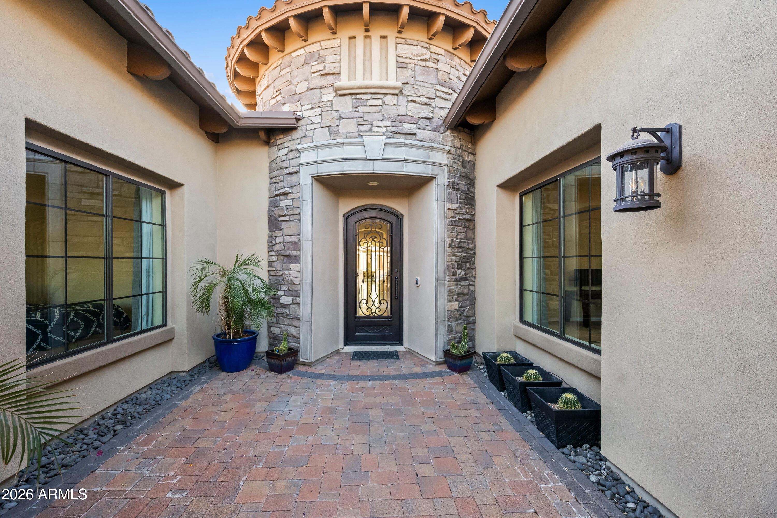 8856 E ROSEDALE Circle