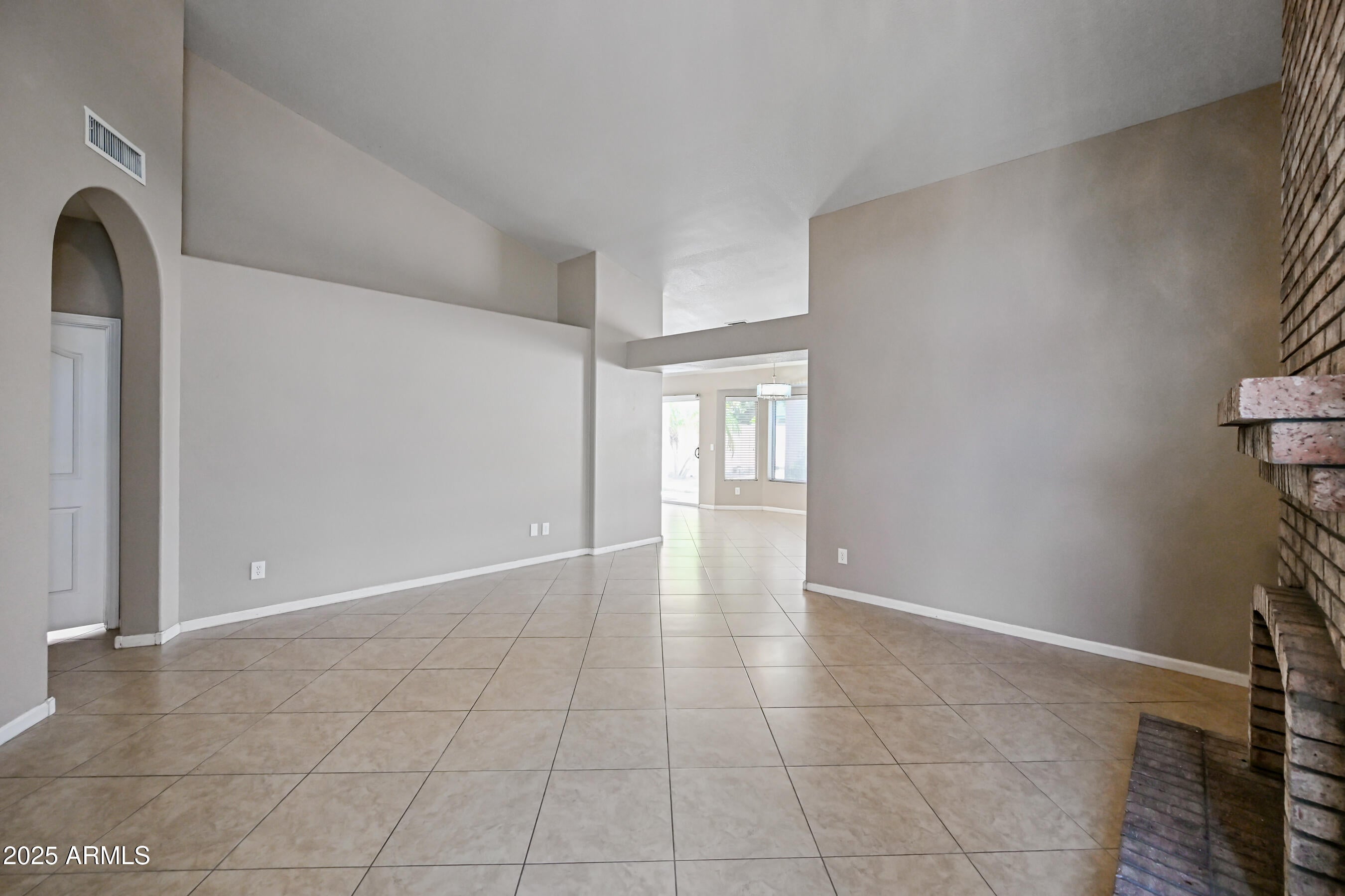 3830 E Tanglewood Drive