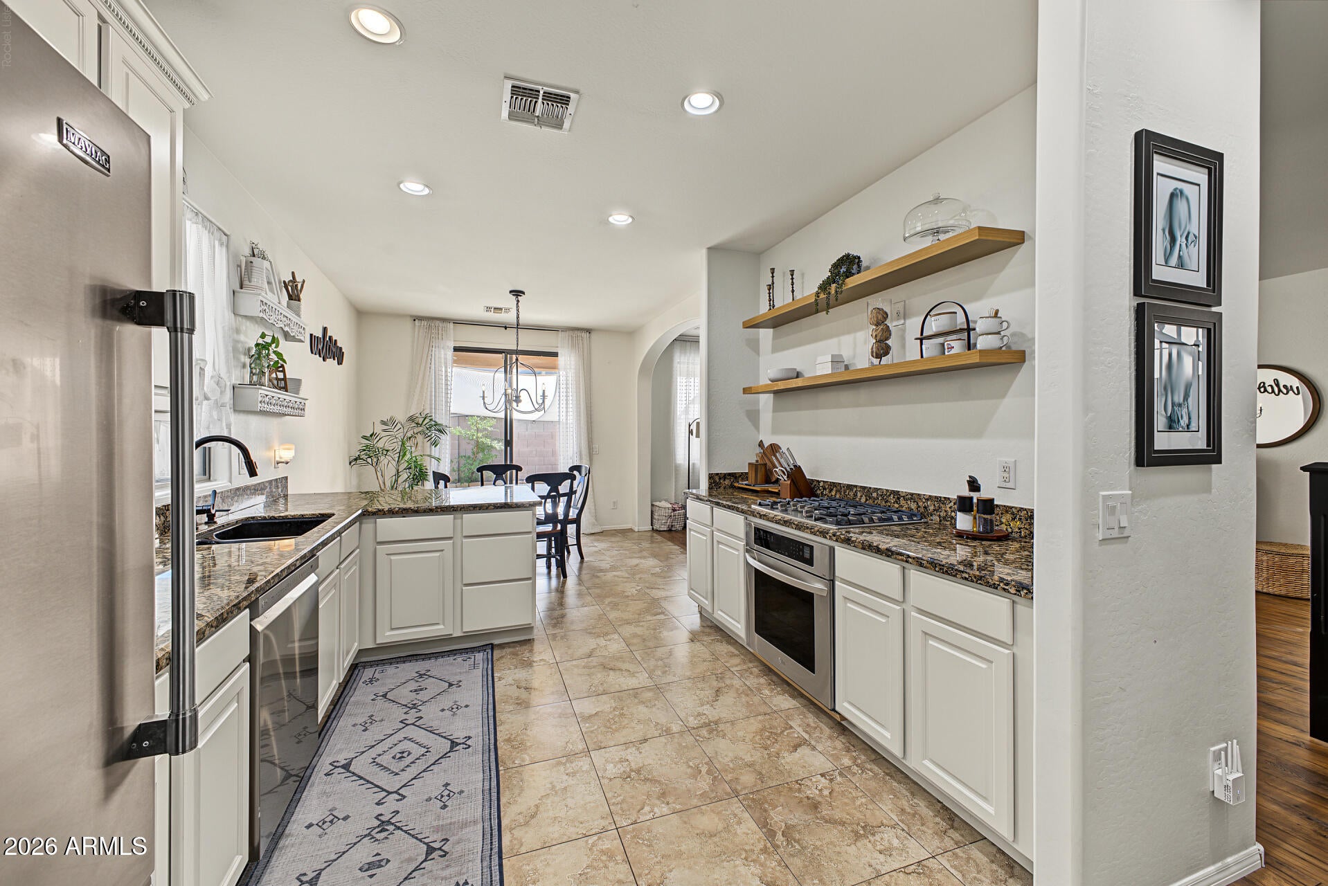 1647 W COTTONWOOD Lane