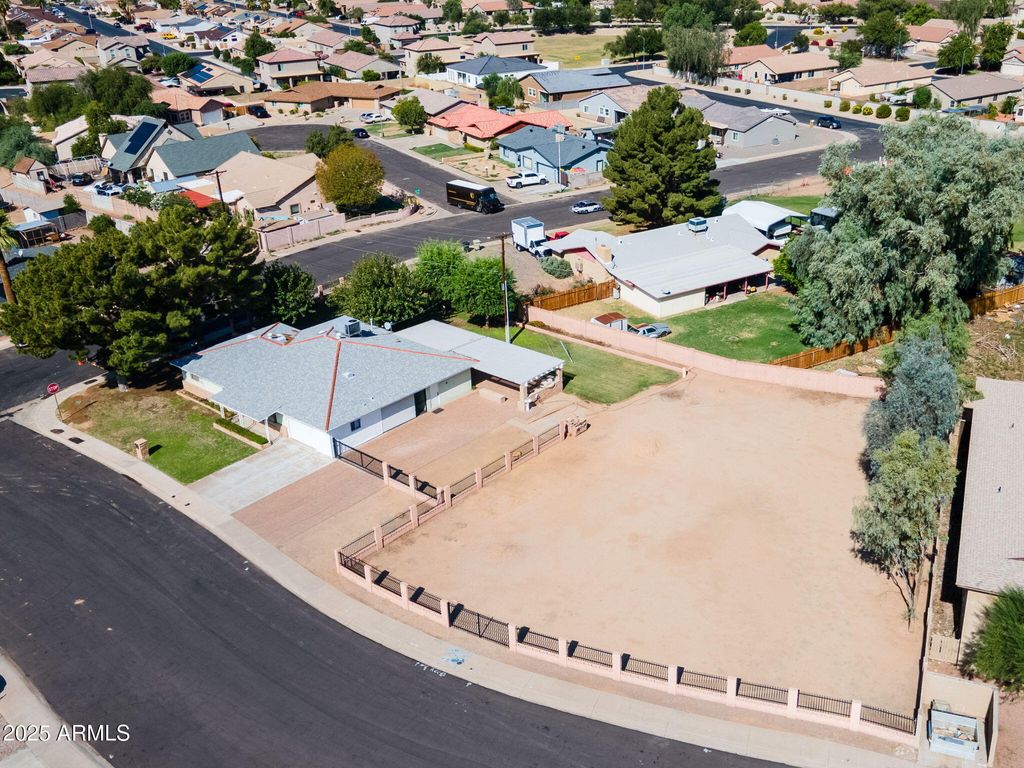 Photo of 7614 W Palmaire Avenue, Glendale, AZ 85303 (MLS # 6931317)