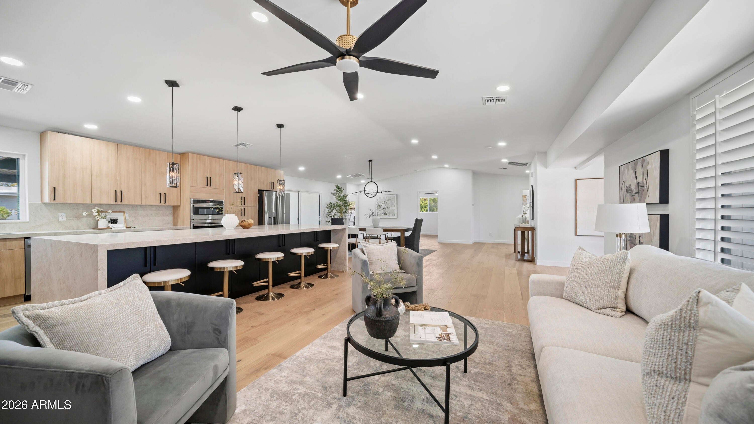 8620 E SELLS Drive