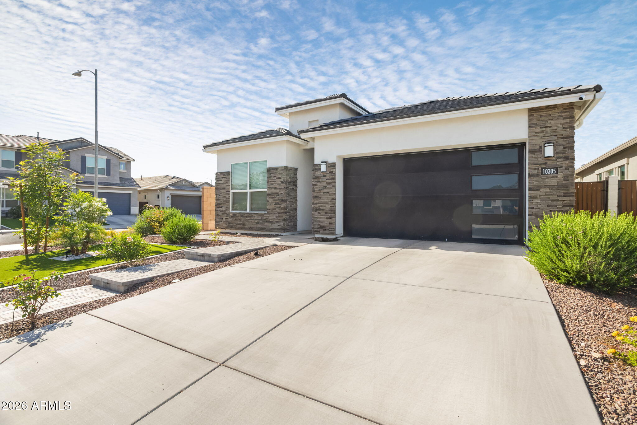 10305 W DEANNA Drive