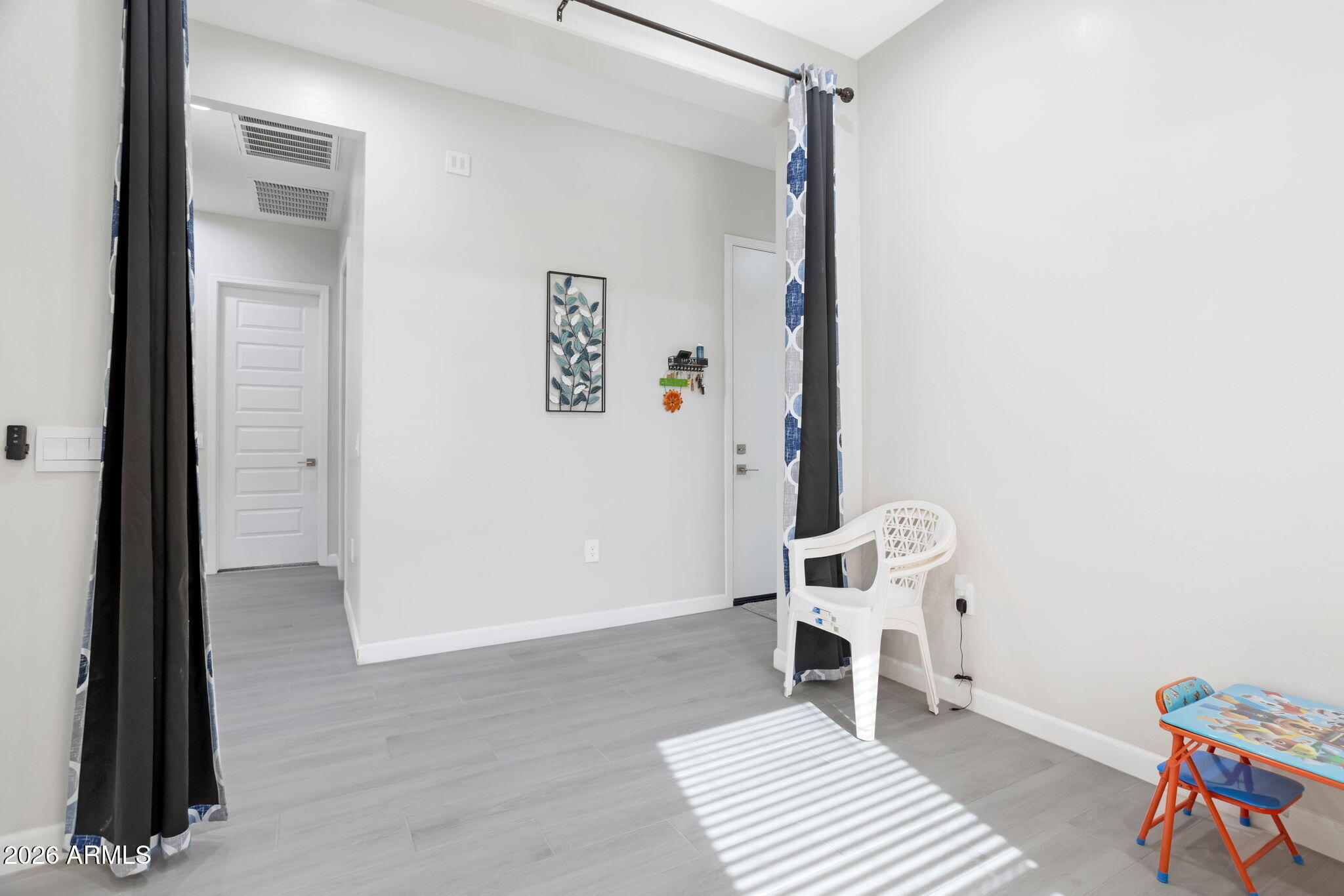 10305 W DEANNA Drive