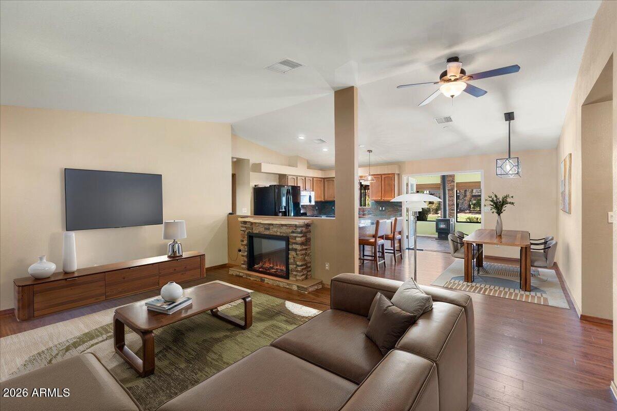 10817 E TURQUOISE Circle