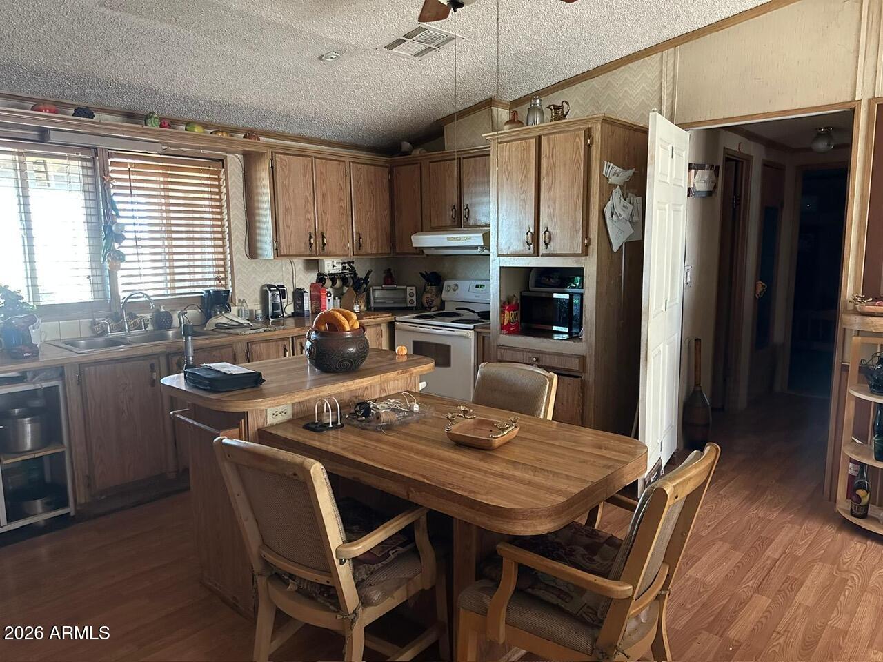 1605 E VIA OCOTILLO Drive