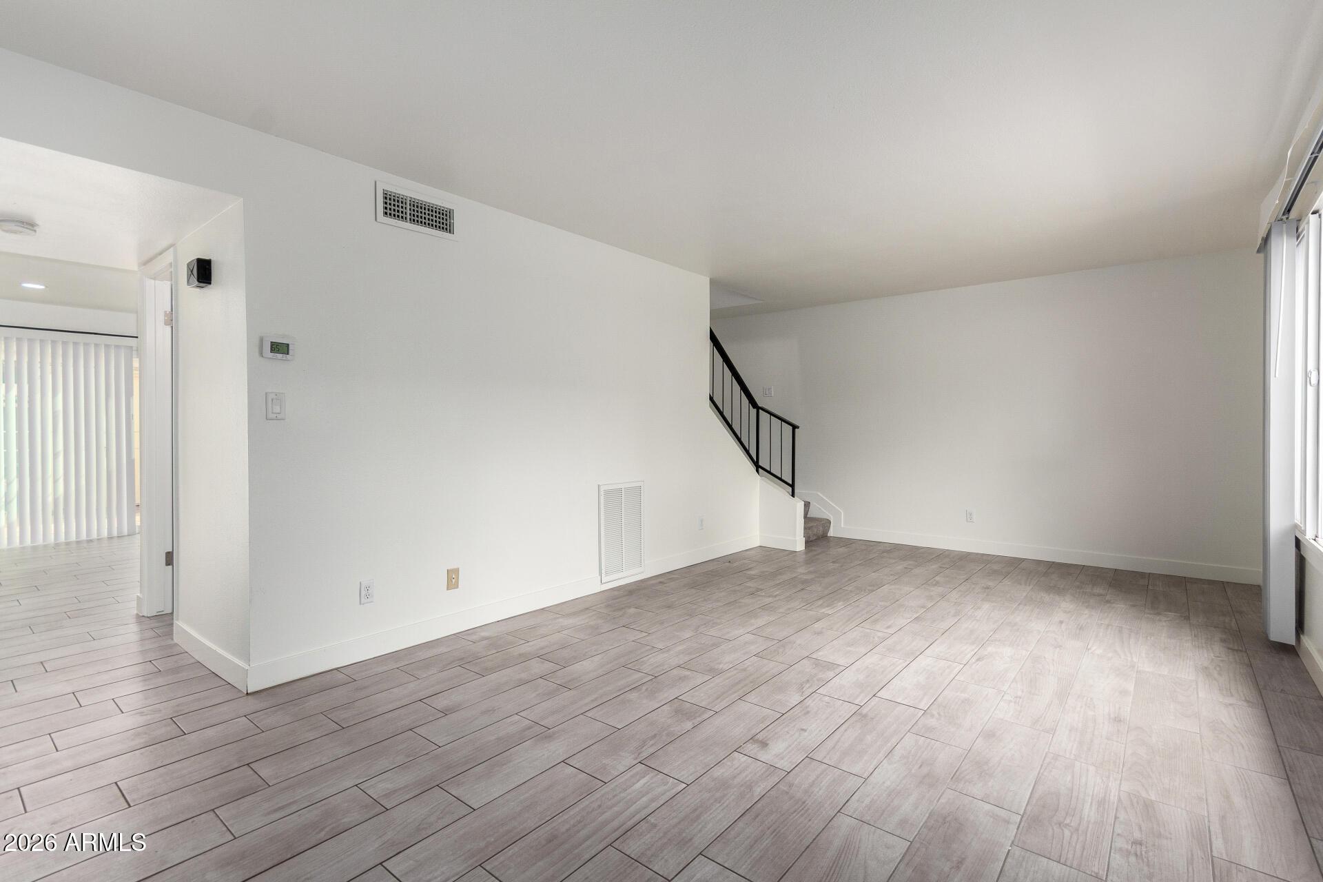 1586 W Campbell Avenue