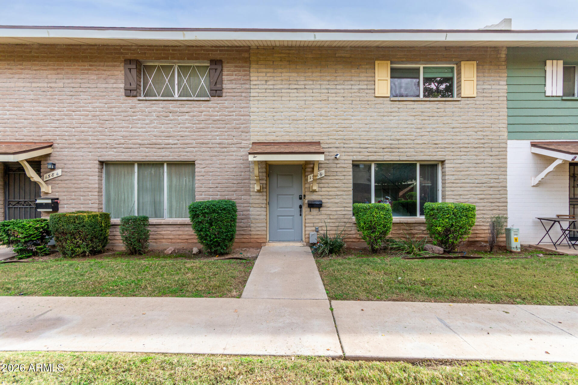 1586 W Campbell Avenue