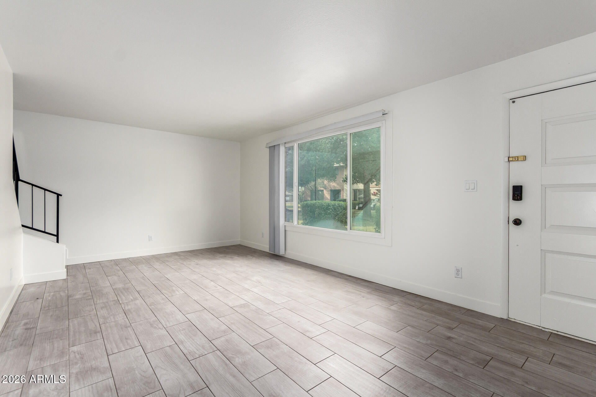 1586 W Campbell Avenue