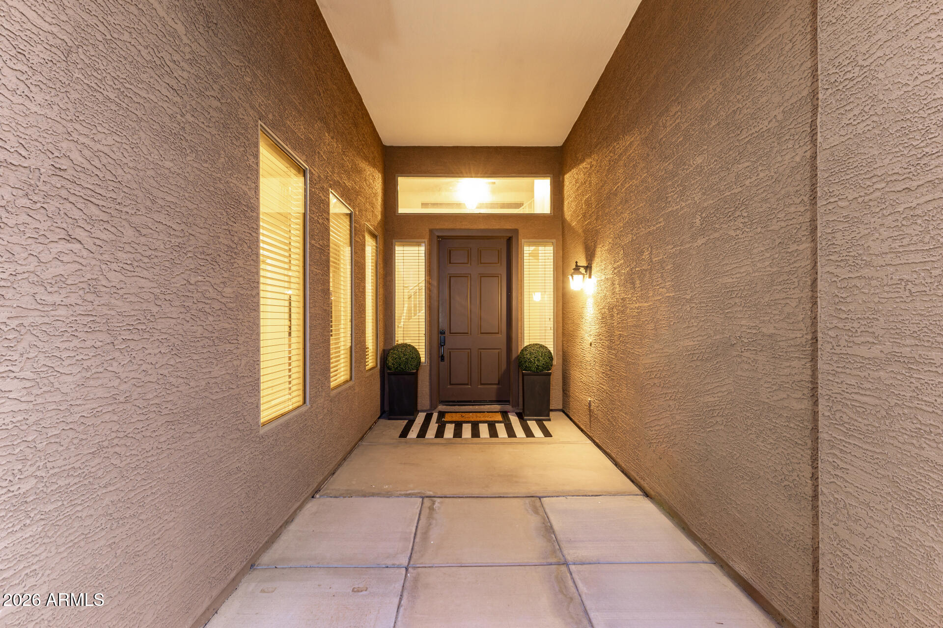 3267 E MAPLEWOOD Street